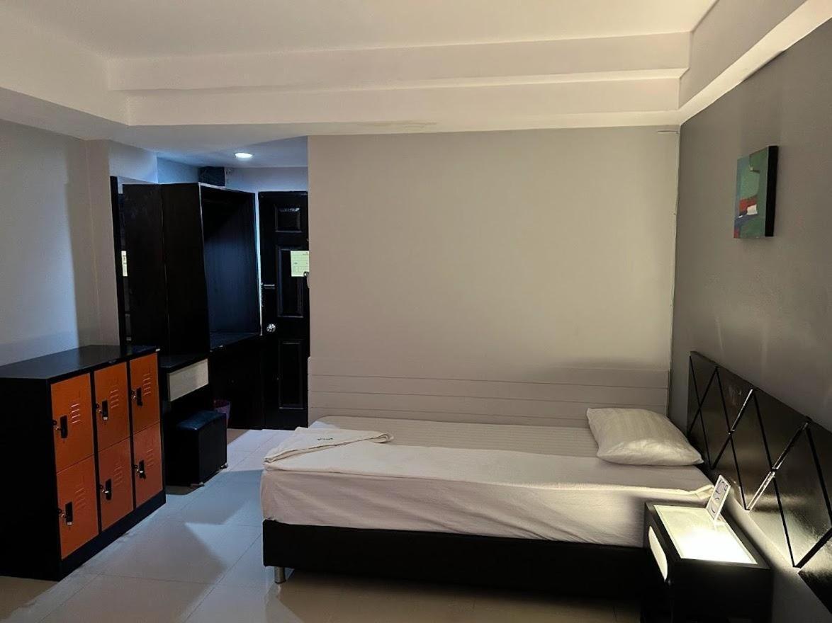 Nest Boutique Resort Bangkok Kültér fotó