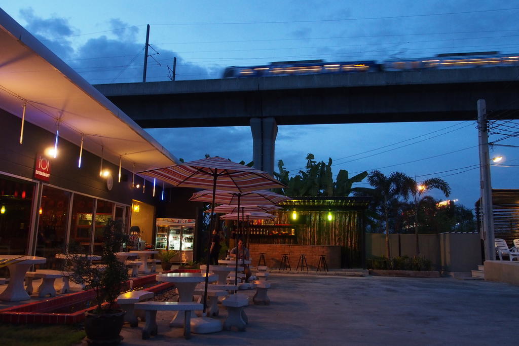 Nest Boutique Resort Bangkok Kültér fotó