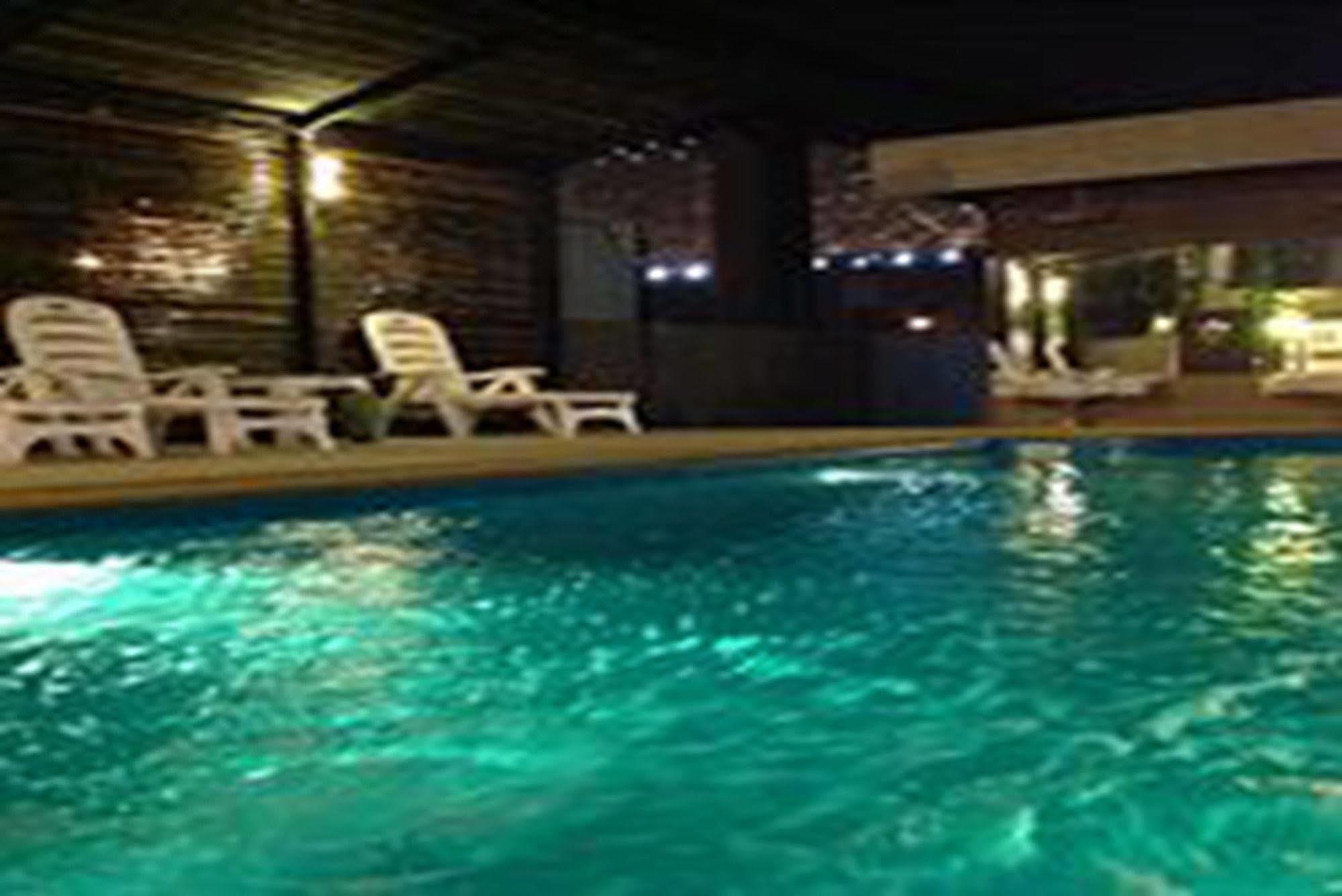 Nest Boutique Resort Bangkok Kültér fotó