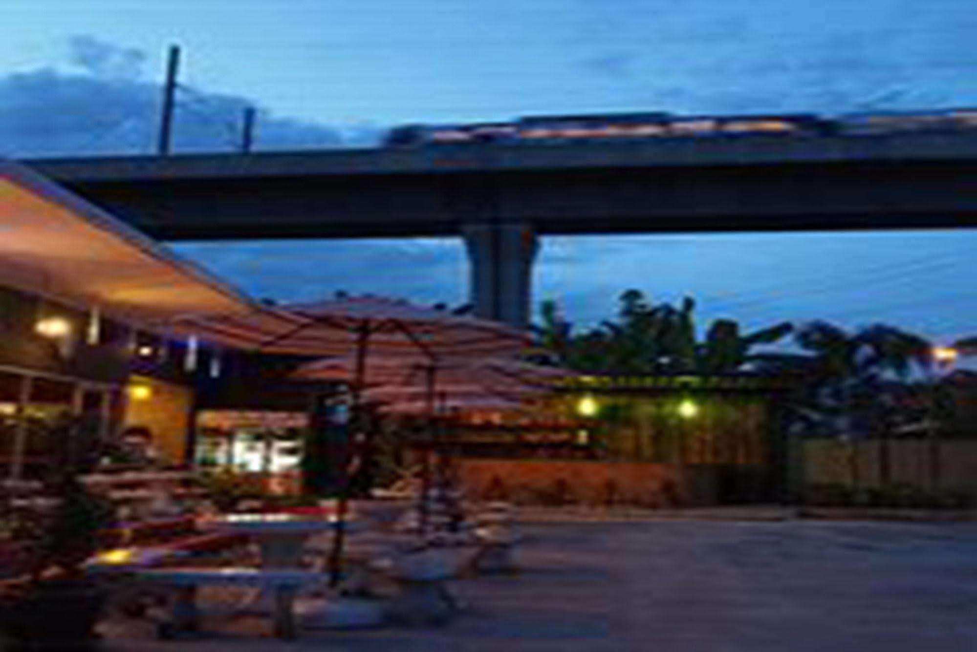Nest Boutique Resort Bangkok Kültér fotó