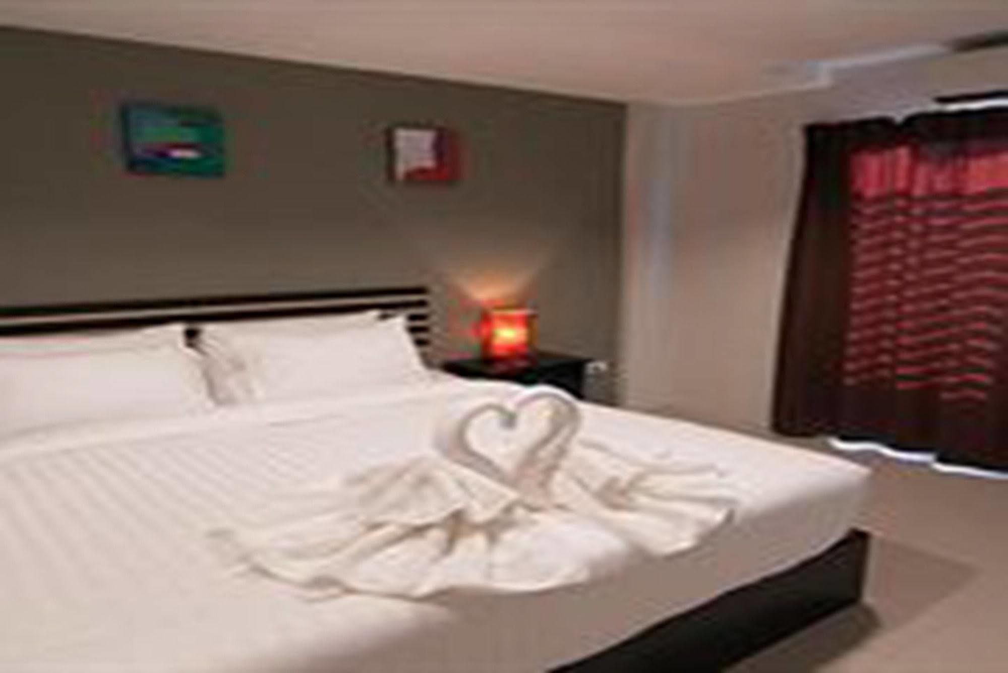Nest Boutique Resort Bangkok Kültér fotó