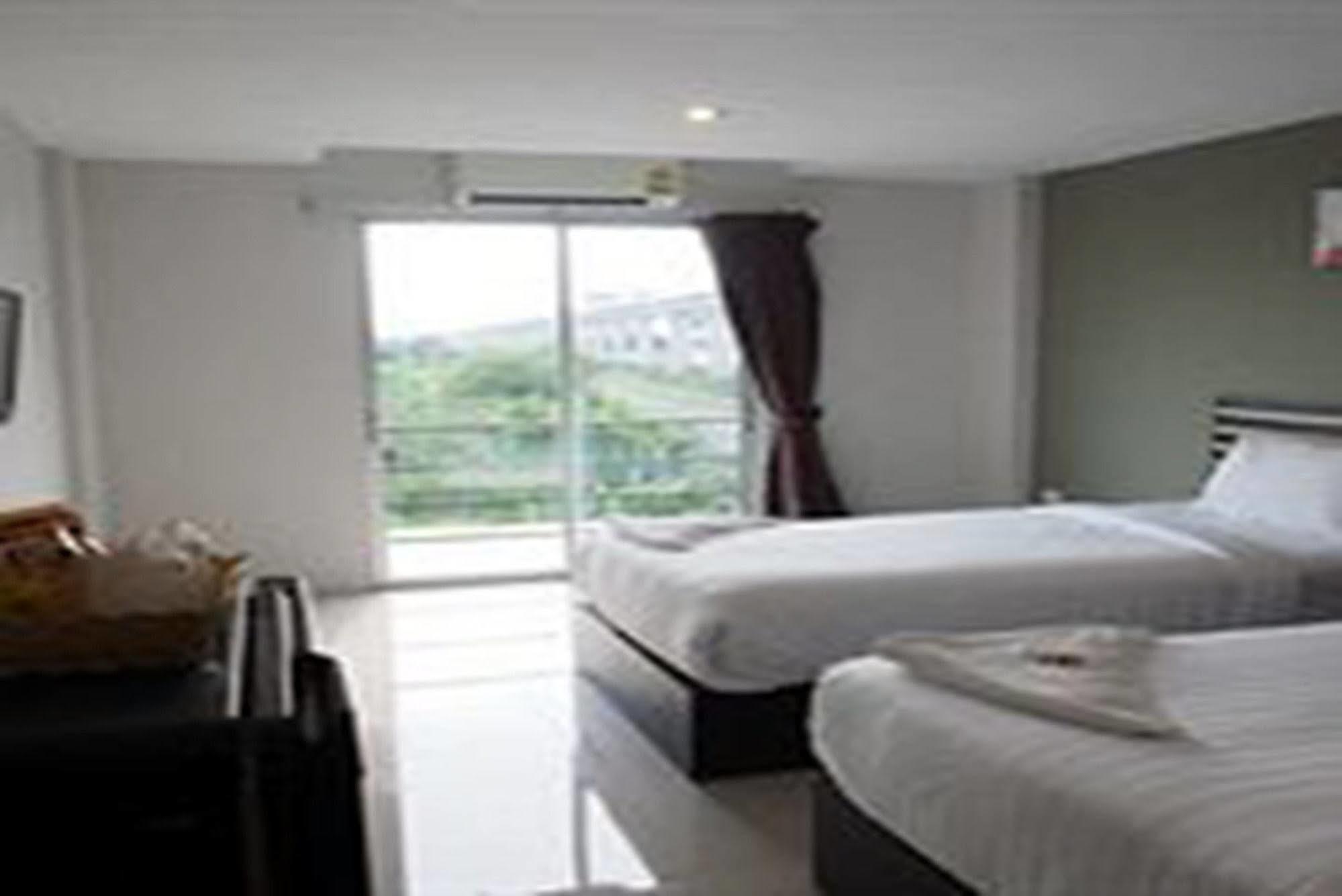 Nest Boutique Resort Bangkok Kültér fotó