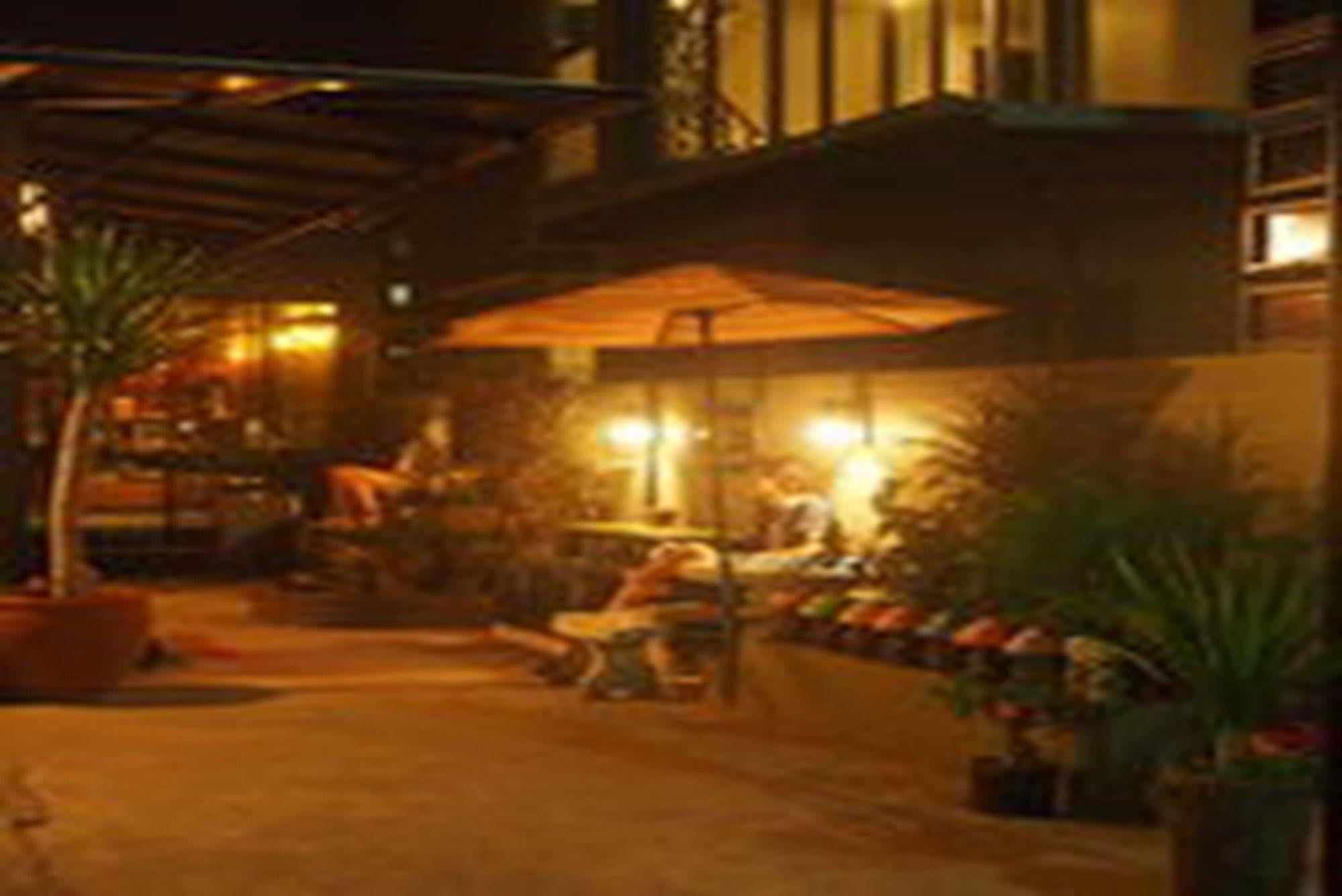 Nest Boutique Resort Bangkok Kültér fotó