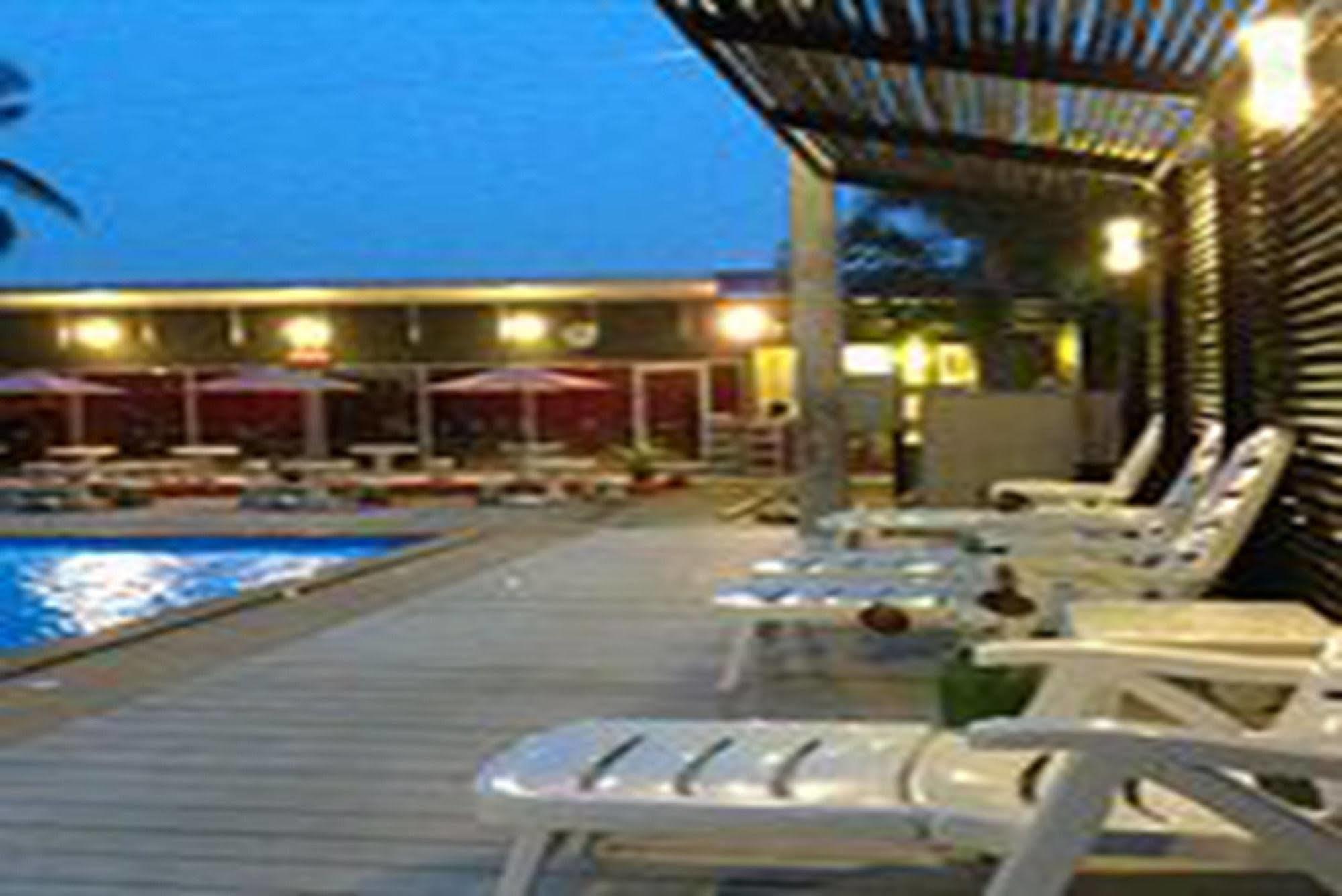 Nest Boutique Resort Bangkok Kültér fotó